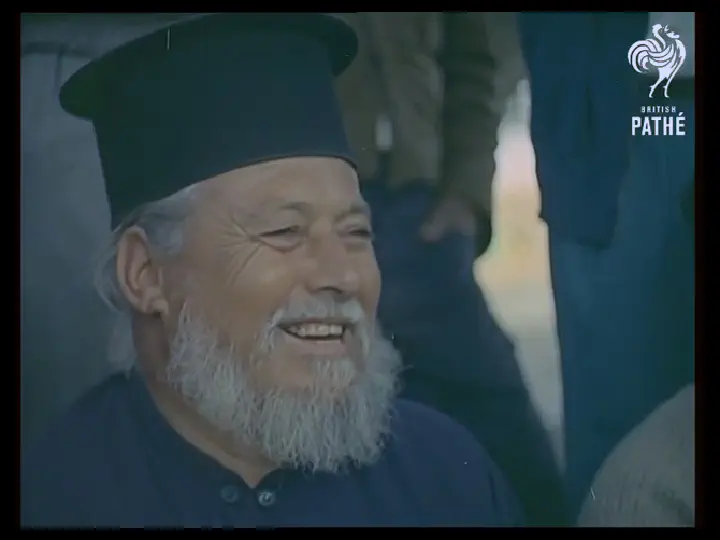 Στο προαύλιο της Αγγελόκτιστης - Πάσχα 1965