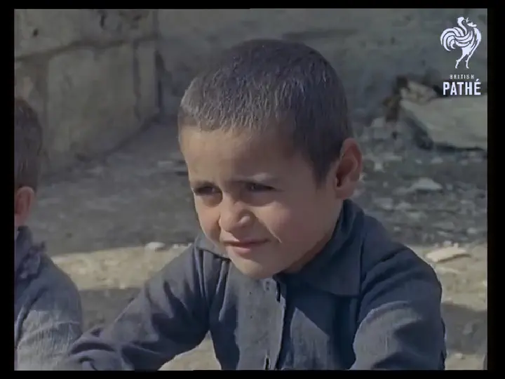 Στο προαύλιο της Αγγελόκτιστης - Πάσχα 1965
